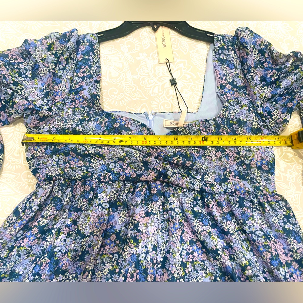 BCBG BABYDOLL FLORAL DRESS,MINI LENGTH, SIZE 6. BALLOON SLEEVES, SQUARE NECKLINE - Picture 14 of 16
